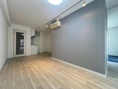 居間　30枚中 3枚目